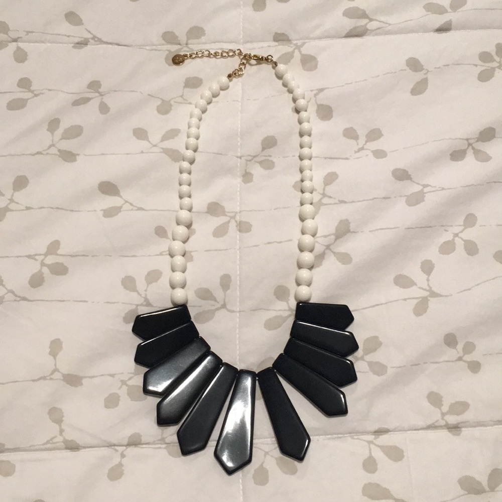 Enamel white beaded necklace with navy disks